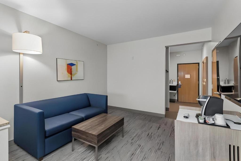 Holiday Inn Express Crockett By Ihg Exterior photo