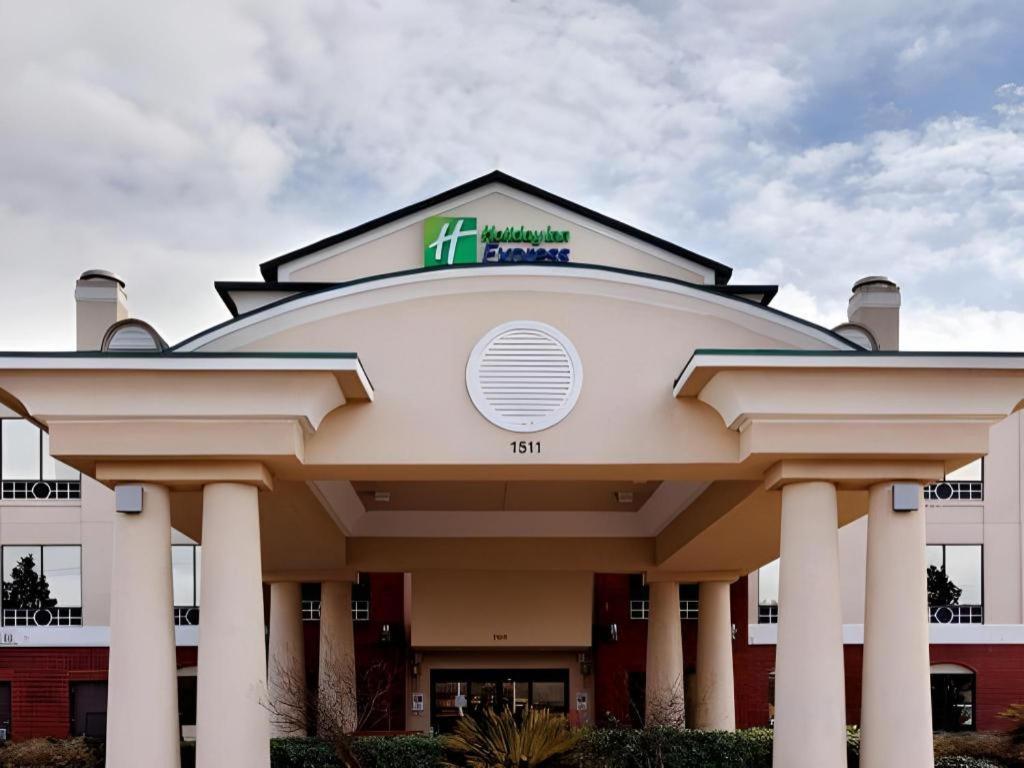Holiday Inn Express Crockett By Ihg Exterior photo