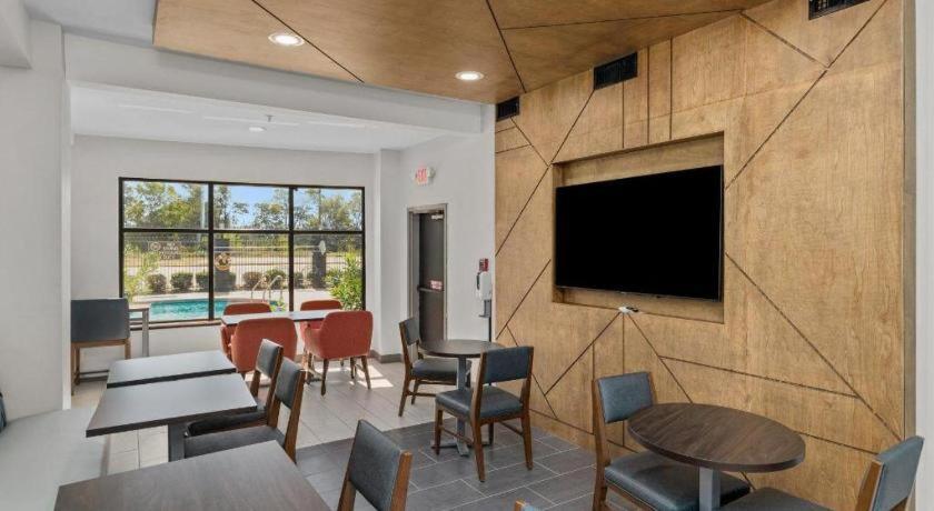 Holiday Inn Express Crockett By Ihg Exterior photo