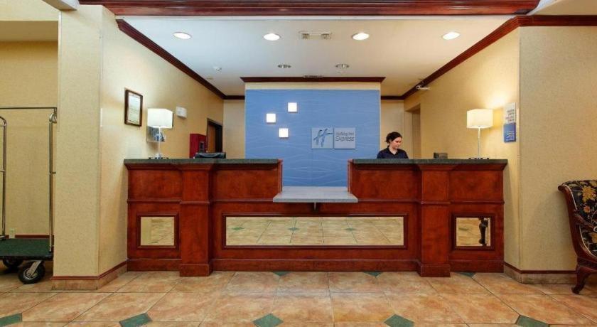 Holiday Inn Express Crockett By Ihg Exterior photo